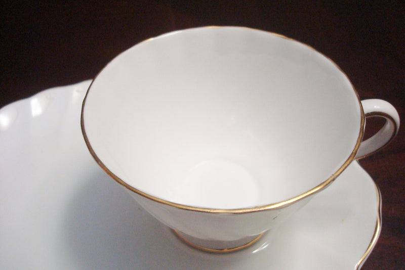 Royal Tuscan England cup and snack tray DOVE pattern [120G]