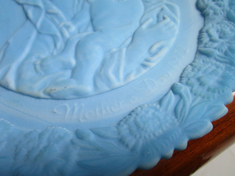 Fenton Mother's Day Milk Glass 2 Plates, Blue And White [am6]