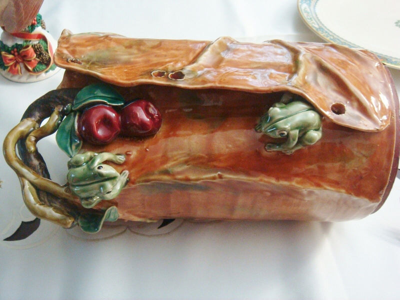 Ikebana Ware Japan hand made  gorgeous terracota frog, apples and leaves vase[8