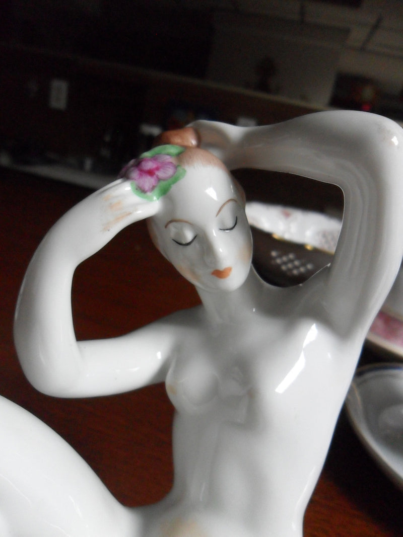 Aquincum Pottery  Budapest, Hungary 1910 - 1943 Nude Beauty Sculpture  6"[A7]