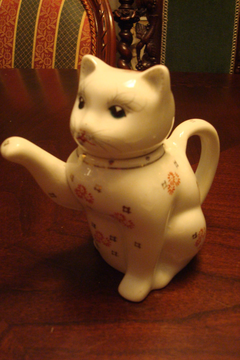 Chinese Lucky Kitty teapot, ceramic, super cute, 5" tall[a12]