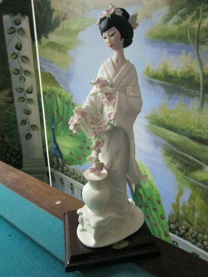 G. ARMANI CAPODIMONTE FIG. ORIENTAL LADY- THE DREAMER- GARDEN WEDDING PICK1