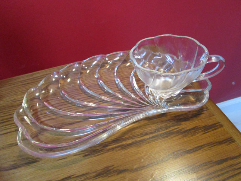 Hazel Atlas COLONIAL SWIRL 4 Glass Snack Tray & Cup Set Sea Shell Plate ^^^^