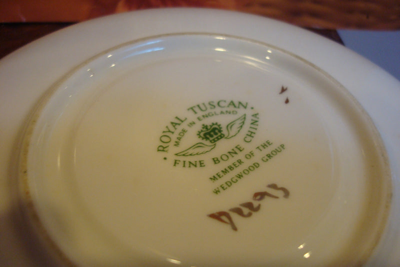 “Wedgwood” Royal Tuscan cup and saucer, made in England "Gemini" pattern [a5#3]