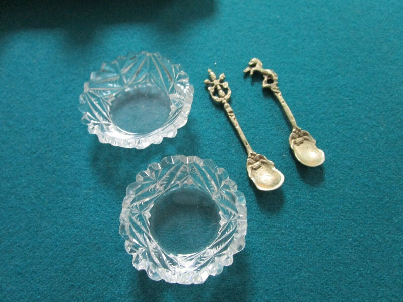 SALT DISHES PRESSED GLASS PORCELAIN B&G DAVID'S START PICK 1 SET