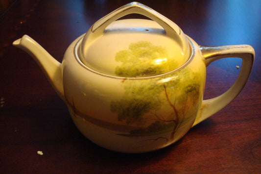 Nippon JAPAN teapot, 5" X8" HANDPAINTED COUNTRY SCENE original [TP9]