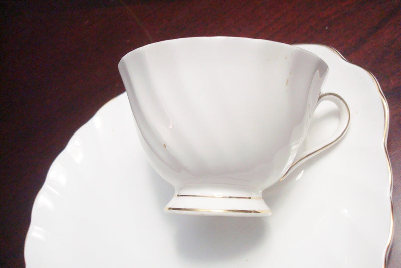 Royal Tuscan England cup and snack tray DOVE pattern [120G]