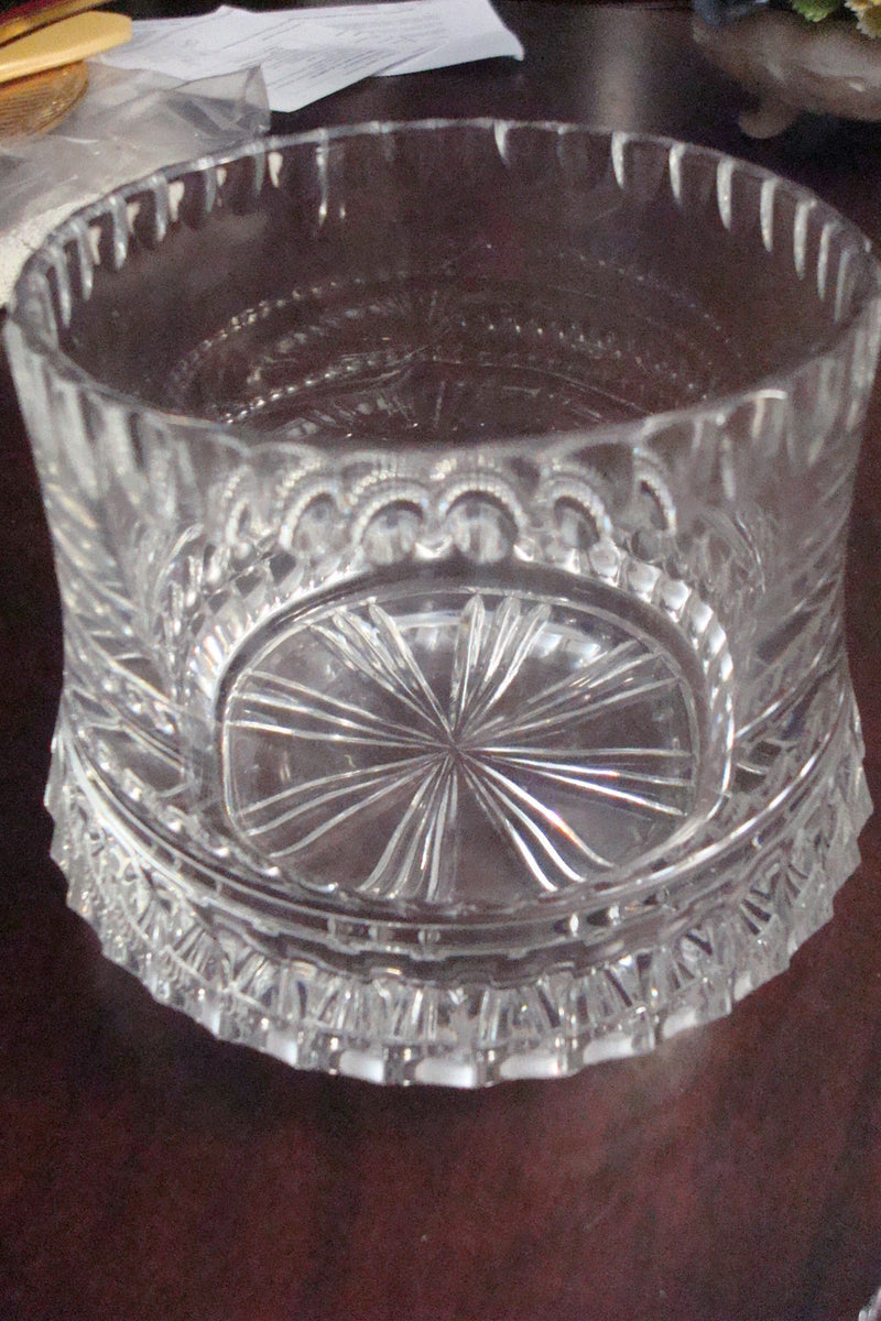 Crystal clear covered candy dish, AMERICAN brilliant period