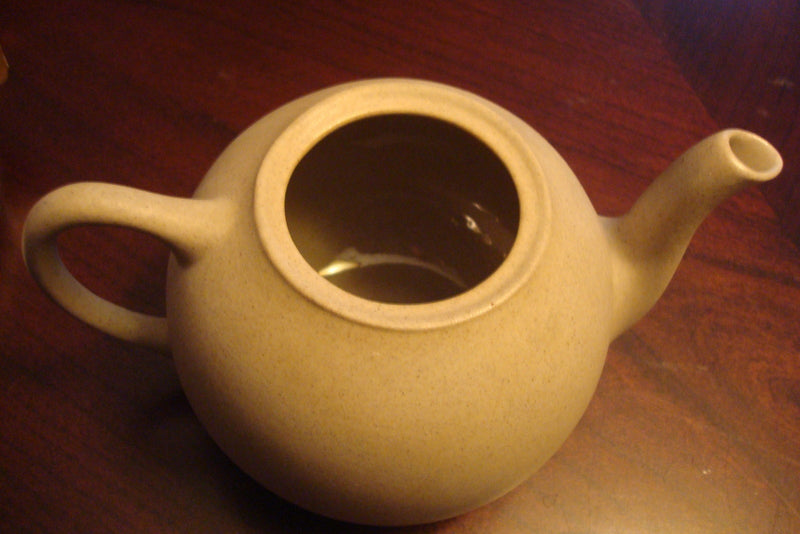 Pigeon Forge Pottery teapot Dogwood flower pattern COLOR GREY WHITE FLOWERS ^^
