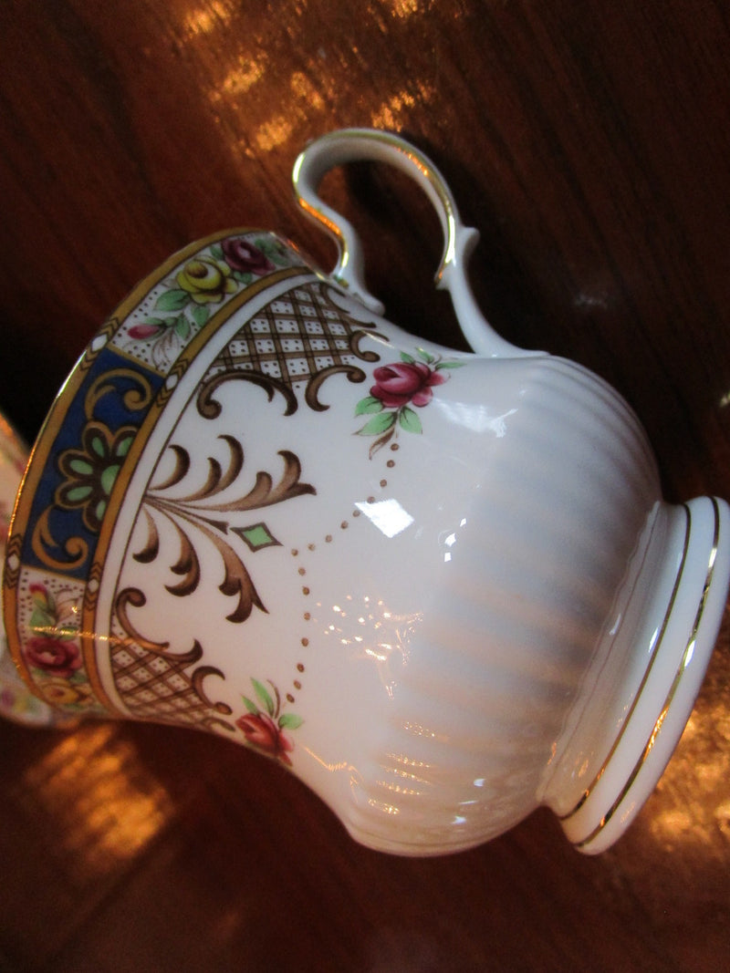 Queens Rosina, England, Kenilworth pattern, garland,  cup and saucer orig [86c]