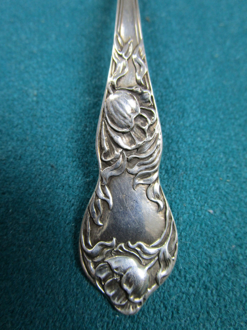 Gorhan? Sterling Gravy  Spoon Flowers Engraving 4 1/2" [silv]