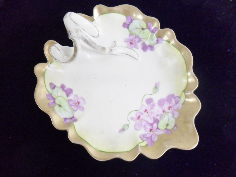 Vintage "Tirschenreuth PT Ceramic Porcelain Bavaria Germany leaf candy dish [60E