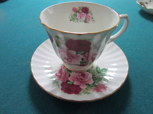 DUCHESS  ENGLAND FLORAL TEA  CUP AND SAUCER ORIGINAL  [65]