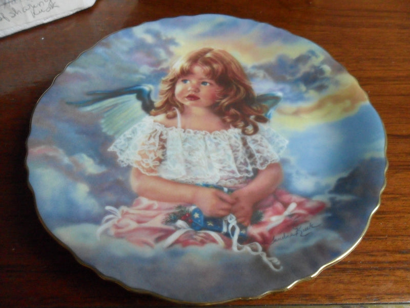Sandra Kuck "Angel of Sharing" collector plate in original box[am3]