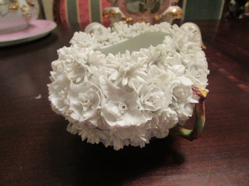 Dresden/Meissen SNOWBALL Schneebal white flowers basket with two handle