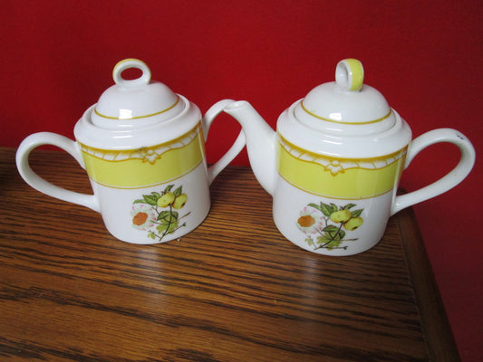 Georges Briard "Sommerset" England Set Covered Sugar And Creamer [60c]