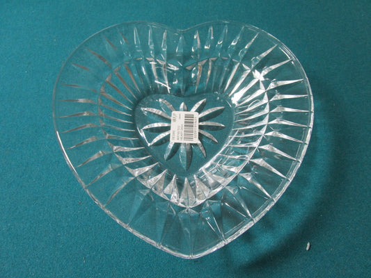 MIKASA heart glass dish NIB 7 x 8, no certs [am12]