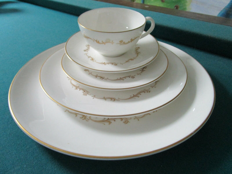 Royal Doulton England French Provincial Fine China White Garlands Pick 1