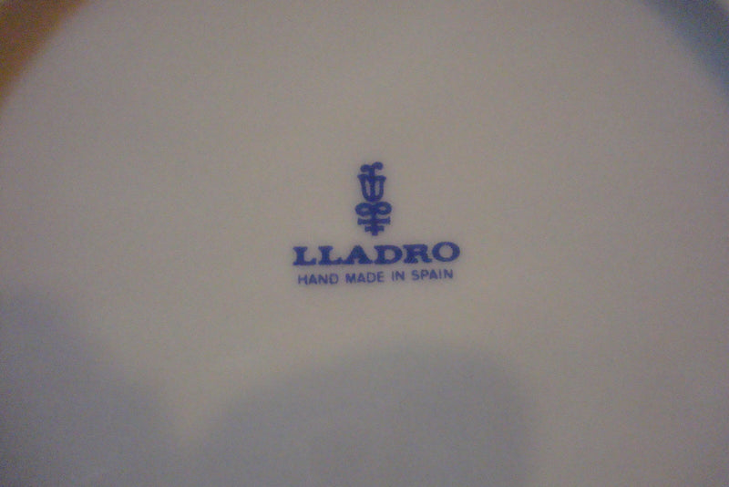 Lladro Collector Plate, hand made in Spain, "Dia de la Madre 1972", Mothers Day