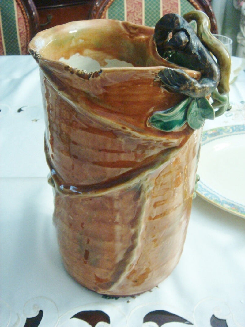 Ikebana Ware Japan hand made  gorgeous terracota frog, apples and leaves vase[8