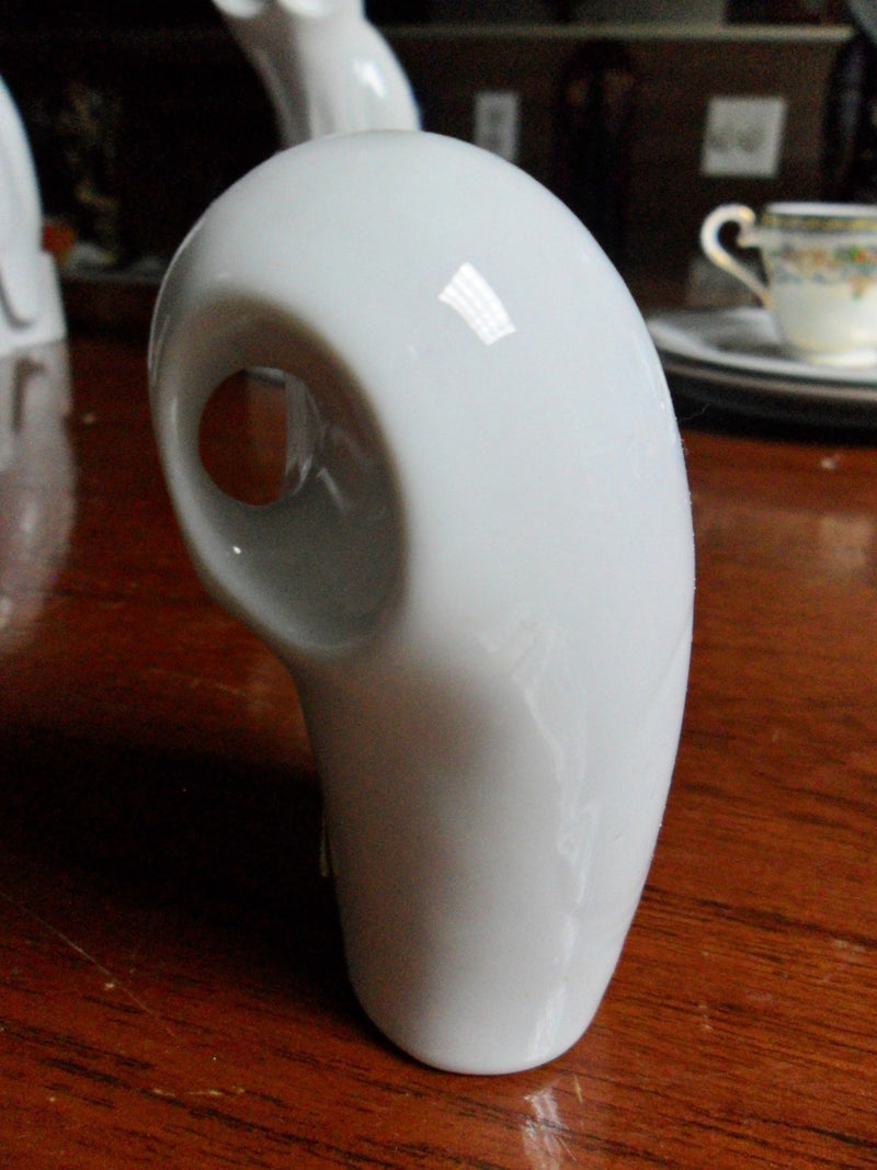 Royal Dux Figurines, Beautiful milky white modernist style figurines [a8]