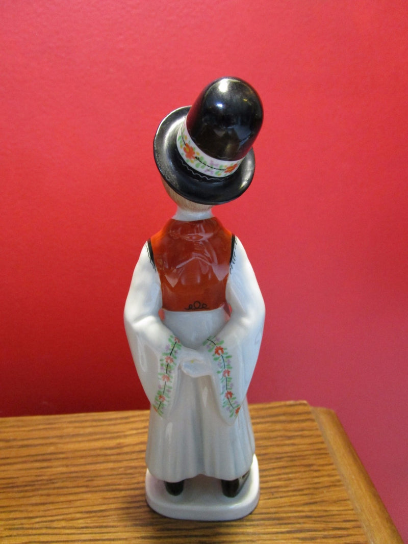 Hollohaza Hungary Porzellan Figurine Folk Boy [*a7]