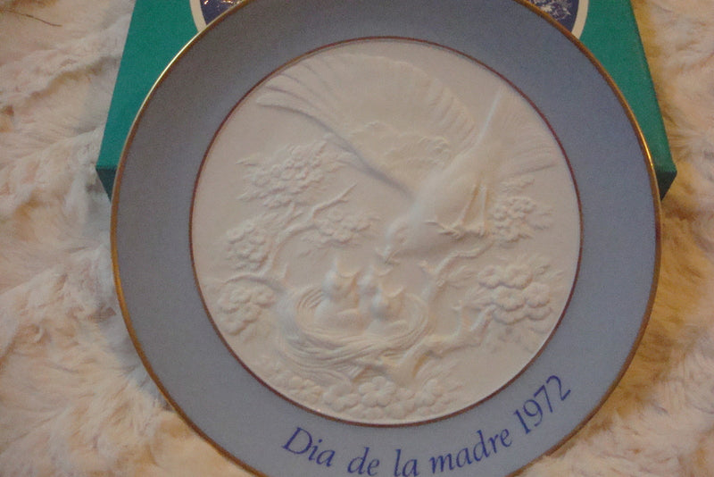 Lladro Collector Plate, hand made in Spain, "Dia de la Madre 1972", Mothers Day