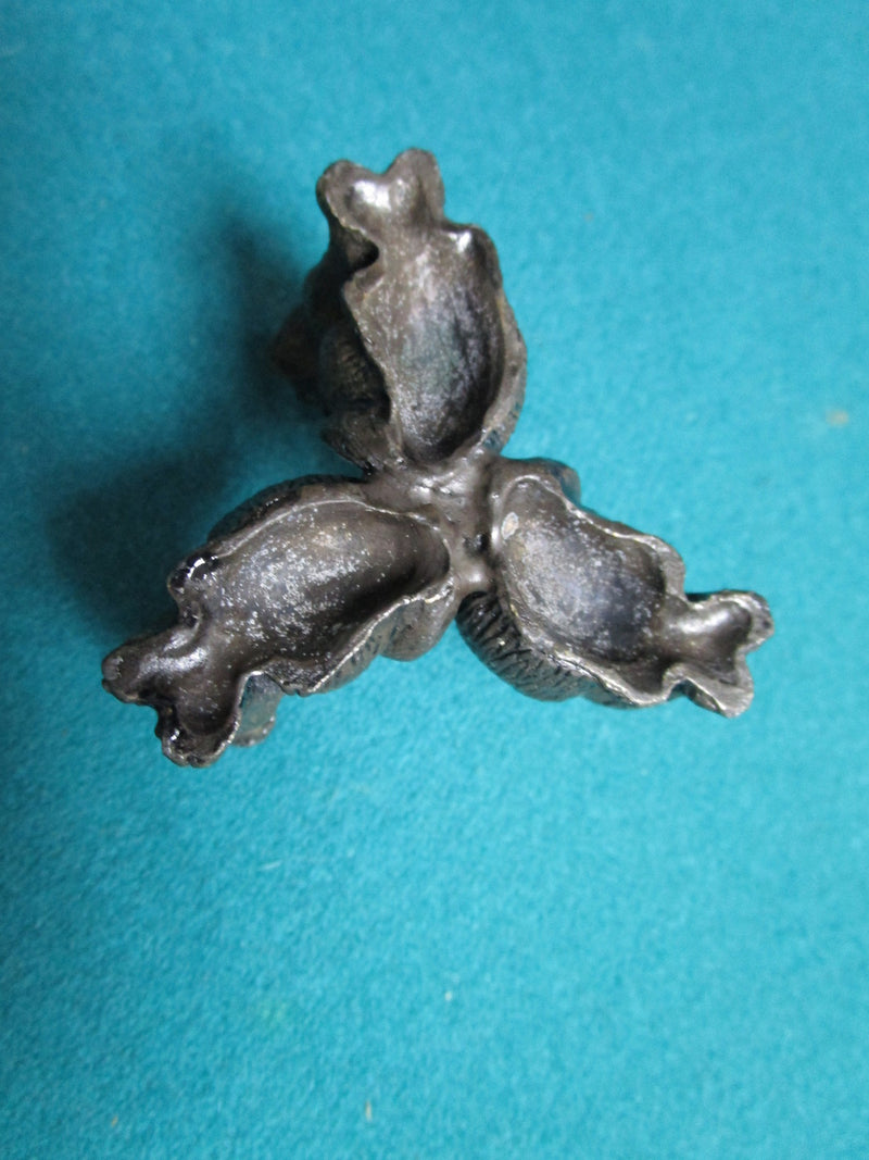 Brass /cast iron? paperweight 3 kittens, 1 1/2" x 2 1/2"[BOOKSHELF]