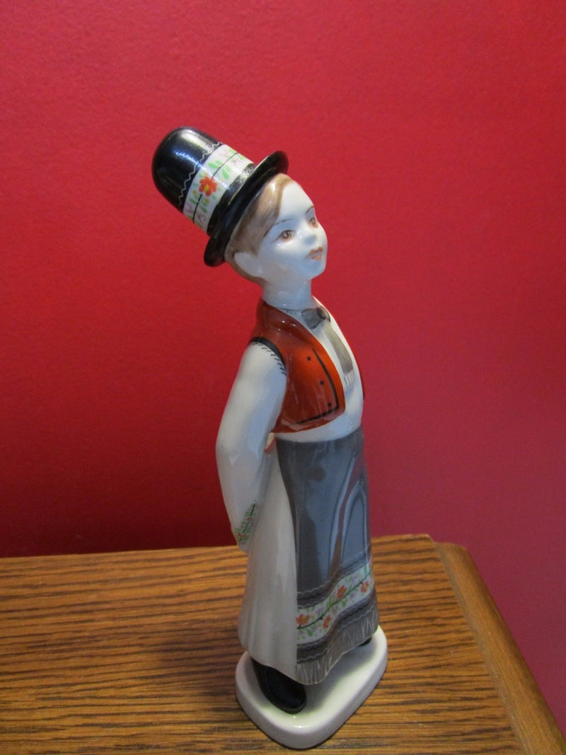 Hollohaza Hungary Porzellan Figurine Folk Boy [*a7]