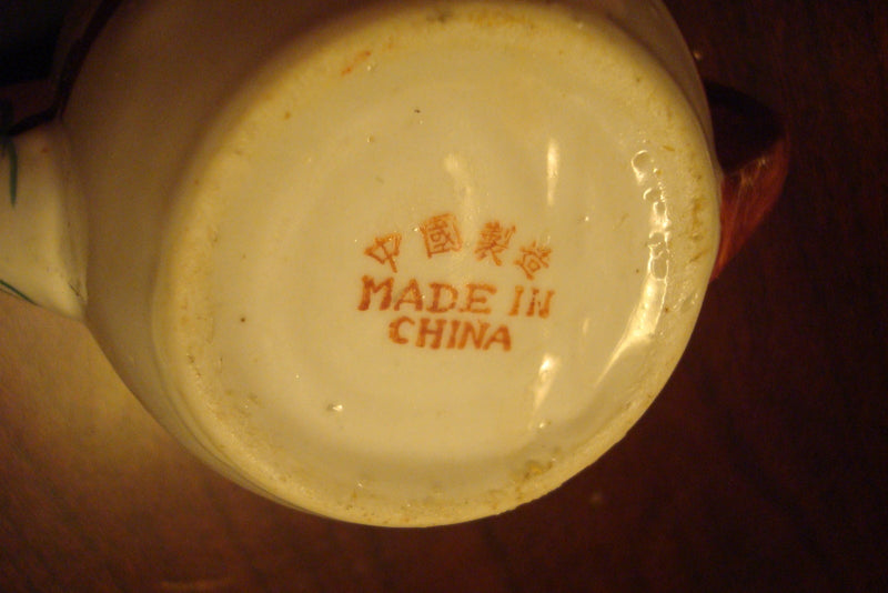 Chinese Lucky Kitty teapot, ceramic, super cute, 5" tall[a12]