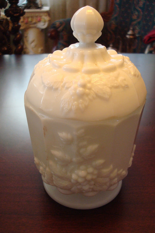 "Westmoreland" milk glass  lidded footed candy dish Grapes desingn [MILKGLA