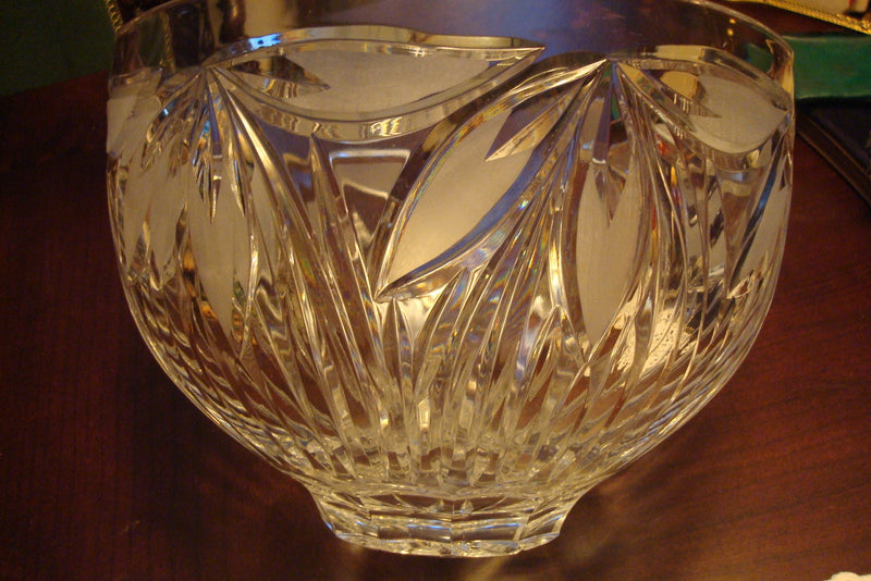 Crystal Bohemian cut Glass large round Bowl, very classy [a*5]