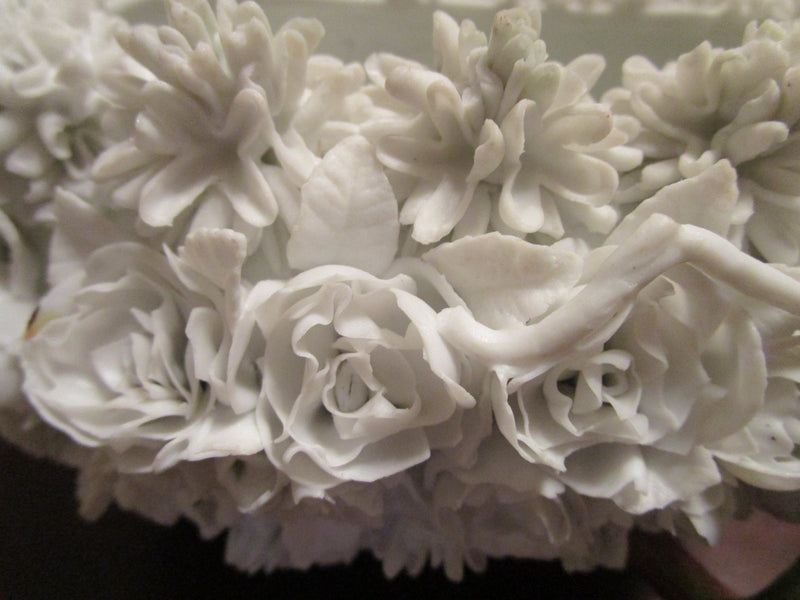 Dresden/Meissen SNOWBALL Schneebal white flowers basket with two handle