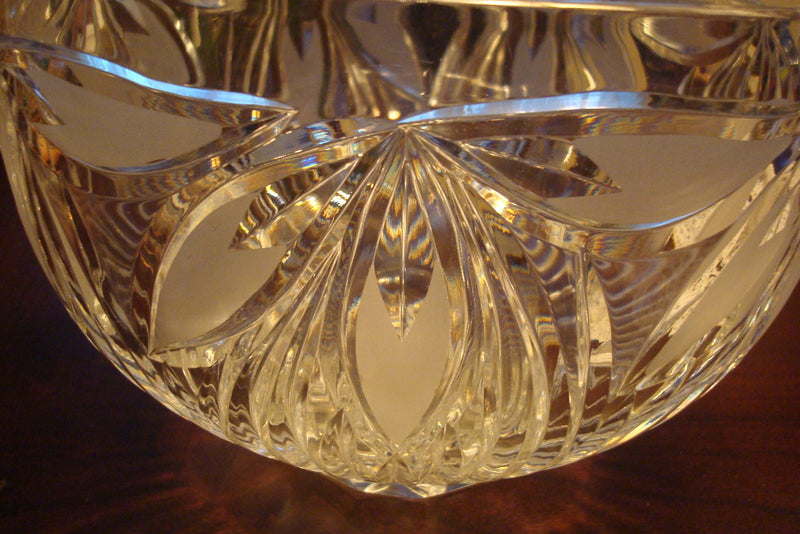 Crystal Bohemian cut Glass large round Bowl, very classy [a*5]