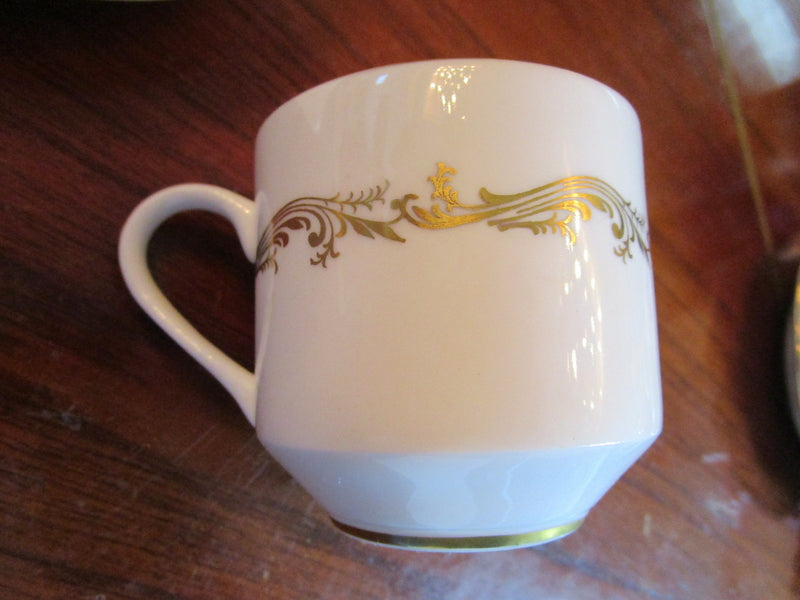 Aynsley England coffee cup and saucer, golden garland,  romance pattern[92