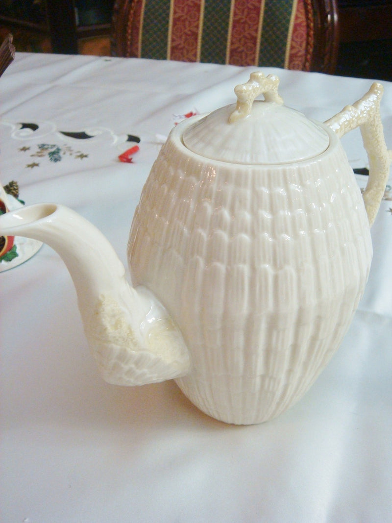 Coffee Pot & Lid in Limpet Yellow  Belleek Pottery (Ireland) 8" tall [a*12]