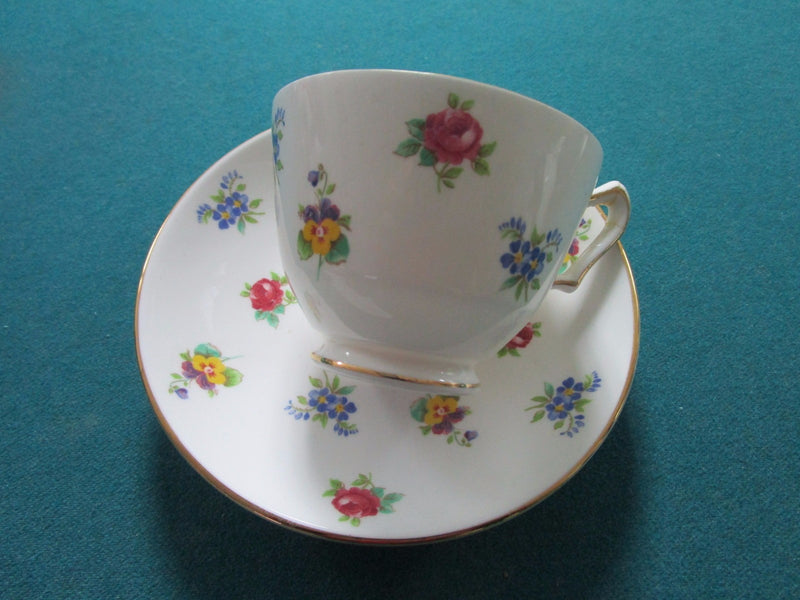 Royal Victoria England Floral Tea Cup And Saucer  Original [65]