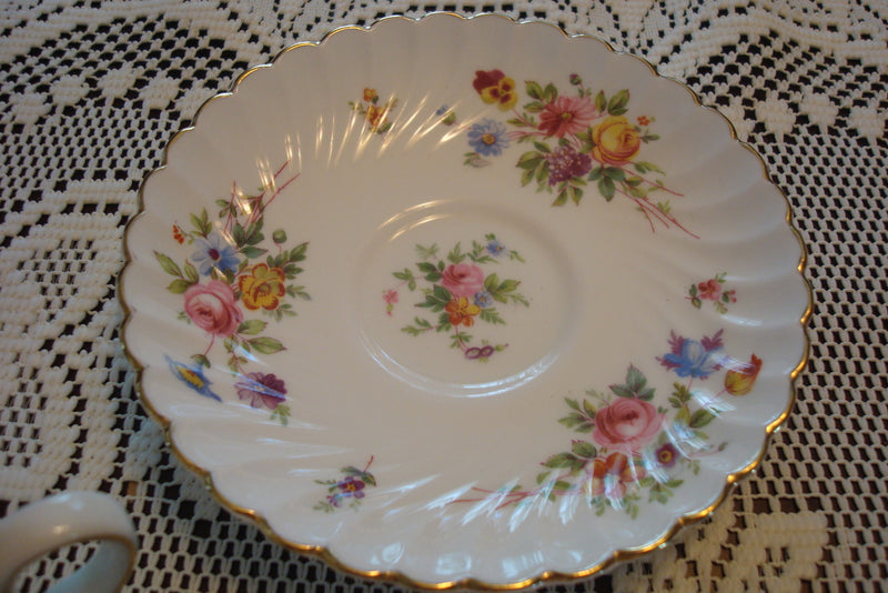 Mintons England "Marlow" pattern Tea Cup & Saucer, beautiful colors & gold [83C]