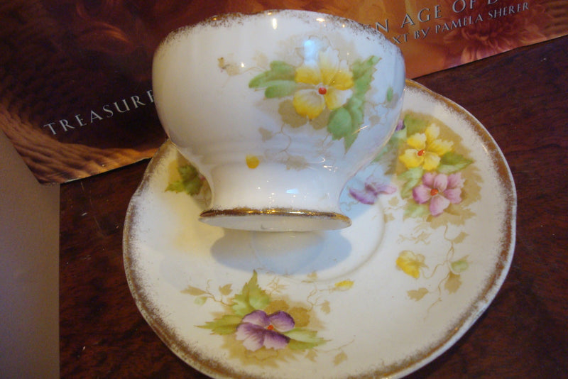 Royal Standard China made in England cup / saucer "Charmaine" pattern [a5#3]