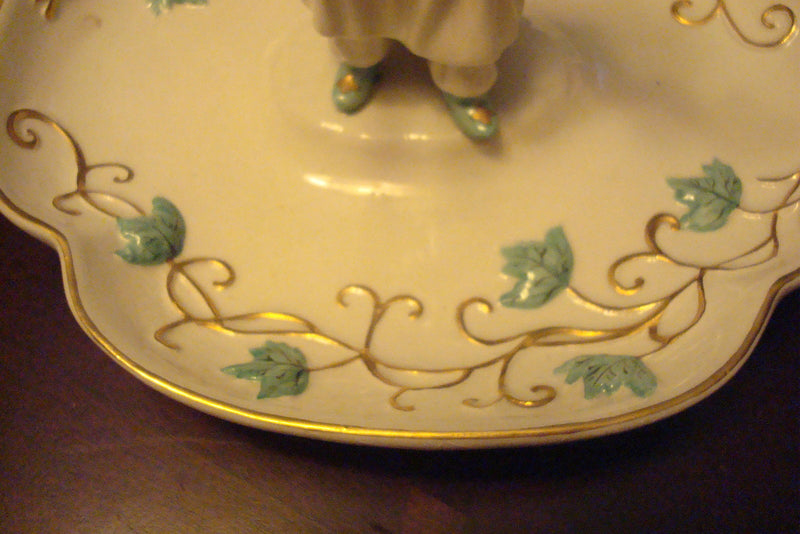 Italian ceramic jewelry holder, decorated with blue flowers and gold[7]