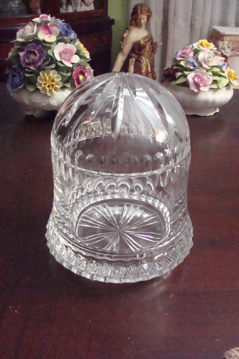 Crystal clear covered candy dish, AMERICAN brilliant period