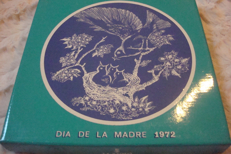 Lladro Collector Plate, hand made in Spain, "Dia de la Madre 1972", Mothers Day
