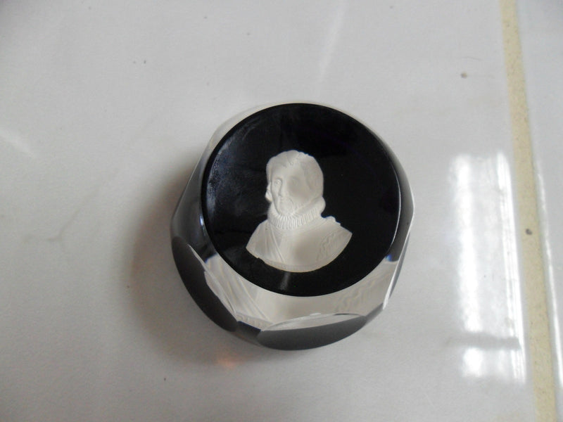 Cristal d'Albret France Paperweight Cervantes