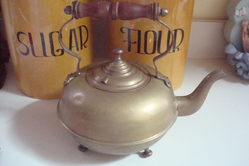 Brass footed mid century kettle wooden handle FOOTED ^^^