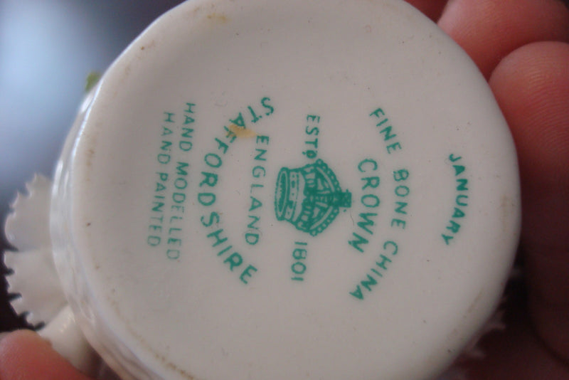 Crown Staffordshire "January" mini basket with carnations[a*3]