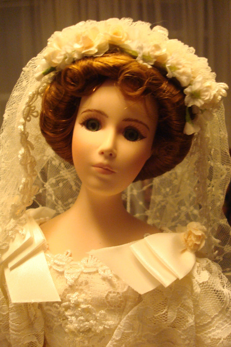 1990s Seymour Mann Connoiseur bride doll, 17" WHITE LACED RIBBONS LONG TRAIN