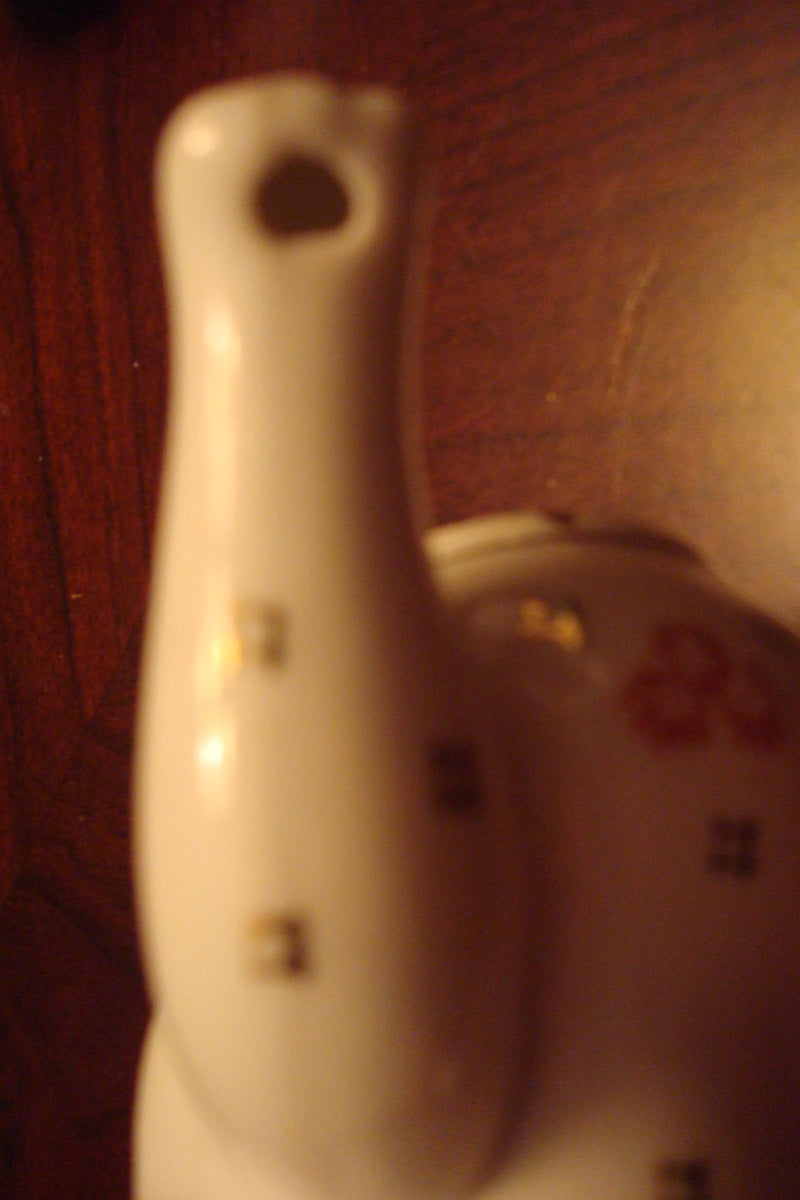 Chinese Lucky Kitty teapot, ceramic, super cute, 5" tall[a12]