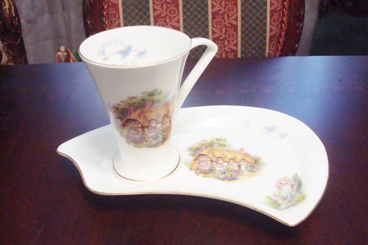 Sheltonian Staffordshire England CUP SNACK tray COTTAGE [95N]