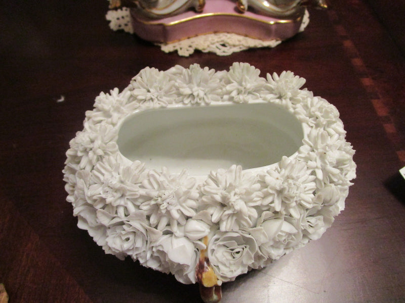 Dresden/Meissen SNOWBALL Schneebal white flowers basket with two handle