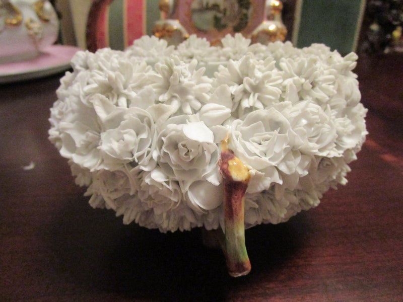 Dresden/Meissen SNOWBALL Schneebal white flowers basket with two handle